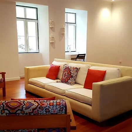 Ly's House In * Лісабон